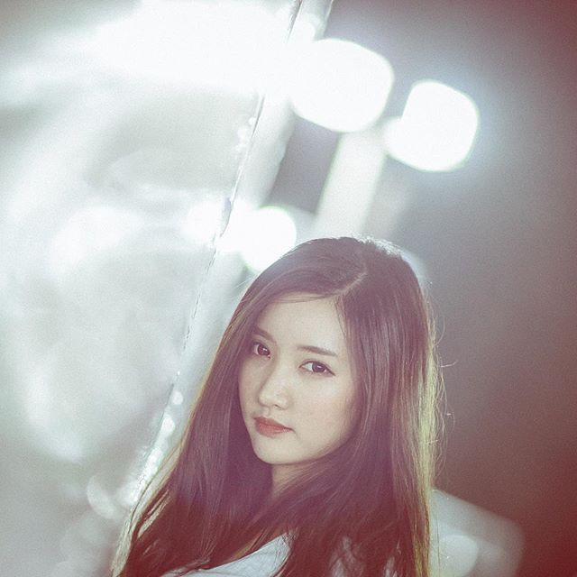 Theo các thành viên trong fanpage yêu thích Panda Fonnapha bình luận rằng, cô nàng hot girl xứ Triệu Voi chinh phục fan hâm mộ bằng sự hồn nhiên, dễ thương thay vì sexy hoặc gợi cảm như các cô nàng khác.