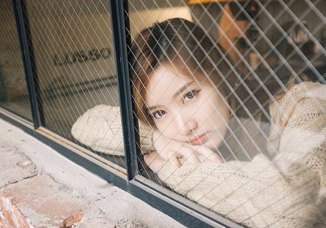 Panda Fonnapha 24 tuổi là một trong số những hot girl Lào khiến cư dân mạng tại các nước châu Á phải xiêu lòng bởi nhan sắc tuyệt đỉnh của cô nàng này.