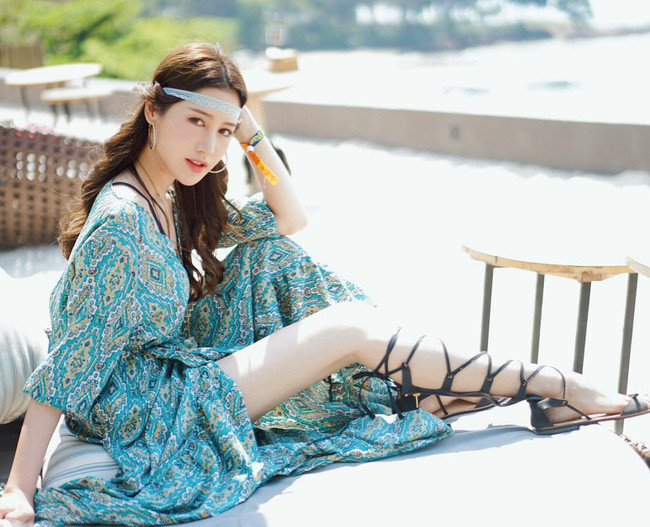 Pimmy được nhiều người chú ý tới khi sở hữu một gương mặt thanh thoát, đẹp từng chi tiết như sống mũi cao và đôi mắt có hồn muốn "nuốt chửng" người đối diện.