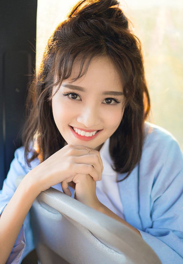 Cùng ngắm nhìn vẻ đẹp của cô bạn "nữ thần xe buýt" khiến dân mạng phải siêu lòng trong thời gian qua. Ảnh trong bài: Nguyễn Nhi.