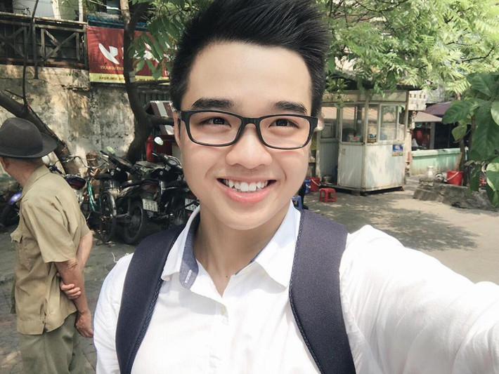 Không chỉ làm vlog Tun Phạm còn là một bạn trẻ rất “máu” kinh doanh. Hiện tại, Tun Phạm đang sở hữu một kênh online chuyên bán đồng hồ, ngoài ra 9x còn đi quay TVC quảng cáo, dẫn chương trình “Ý tưởng xanh” của VTV. Tun Phạm tiết lộ sắp tới còn tham gia dự án phim sitcom của VTV.