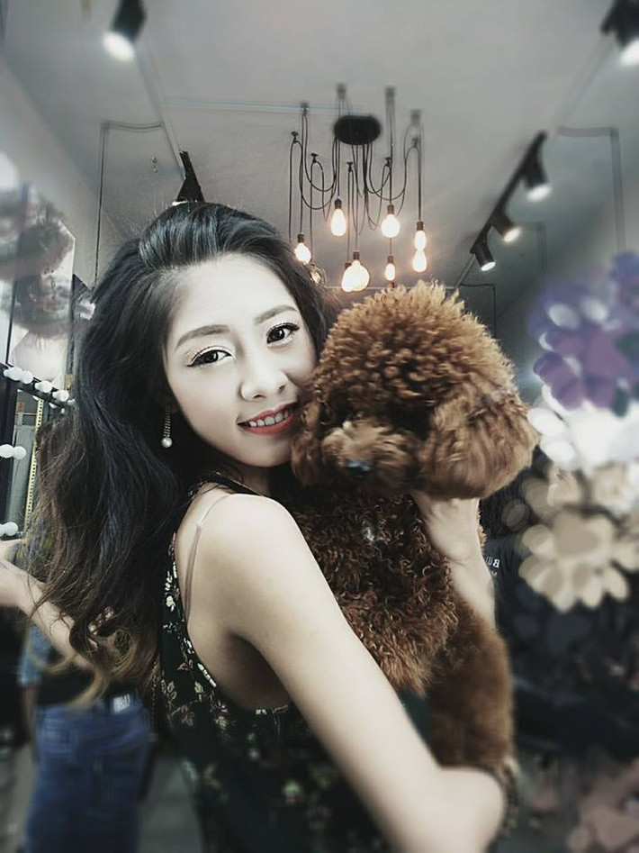 Cũng theo nhiều dân mạng nhận mặt thì, bạn gái tin đồn Lệ Rơi là gương mặt khá quen trên cộng đồng Cctalk.