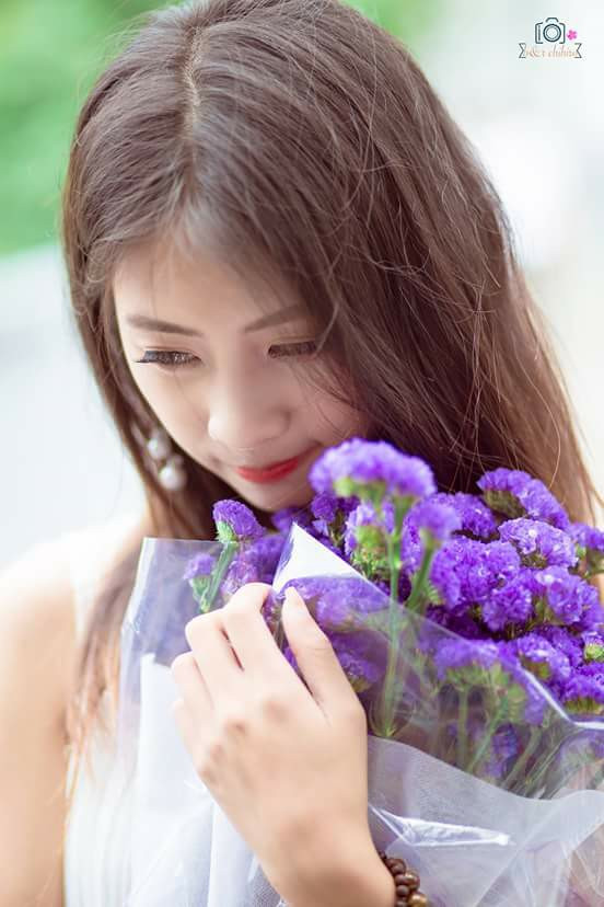 Sở hữu thân hình khá gọn gàng cùng khuôn mặt nhẹ nhàng, Trang Bông được nhiều người chú ý đến và cũng là cái tên được các nhiếp ảnh gia trẻ lựa chọn để thực hiện những concept của mình.