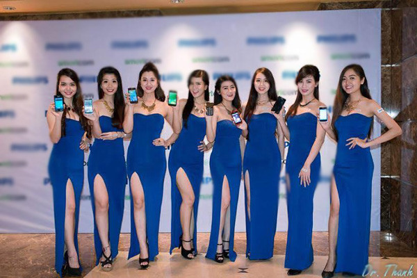 Cuối năm, các công ty thường tổ chức nhiều sự kiện khiến nhu cầu tuyển MC, PG tăng cao, đây là cơ hội cho các bạn trẻ có ngoại hình cao ráo, xinh xắn, khéo ăn nói. Công việc đơn giản nhưng thu nhập không hề ít.