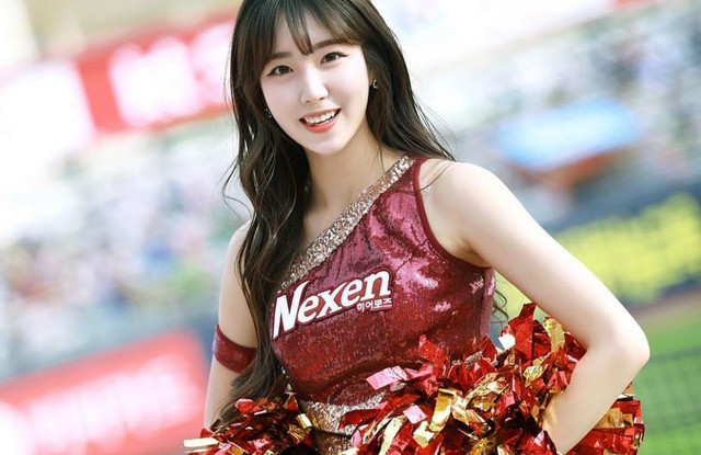 Mặt xinh, chân dài, dáng siêu đẹp là những từ mà nhiều cư dân mạng đã nhận xét sau khi ngắm nhìn những bức ảnh của nữ hoạt náo viên Hàn Quốc (cheerleader) có tên Ahn Ji Hyun.