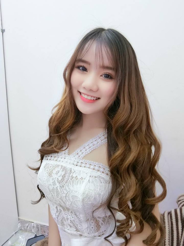 Nữ sinh 9X Bình Dương được nhắc tới là Nguyễn Thị Minh Hoàng, cô bạn sinh năm 1998 và hiện đang học trường ĐH Bình Dương.