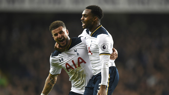 HLV Conte muốn có Danny Rose: Thương vụ hỏi mua hậu vệ Alex Sandro của Juventus rơi vào bế tắc, do vậy Chelsea chuyển hướng theo đuổi Danny Rose của Tottenham.Đây là mong muốn của huấn luyện viên Conte, bởi đội hình 3-4-3 của ông cần có sự phục vụ của những cầu thủ đá cánh tốc độ. Ảnh: Mirror