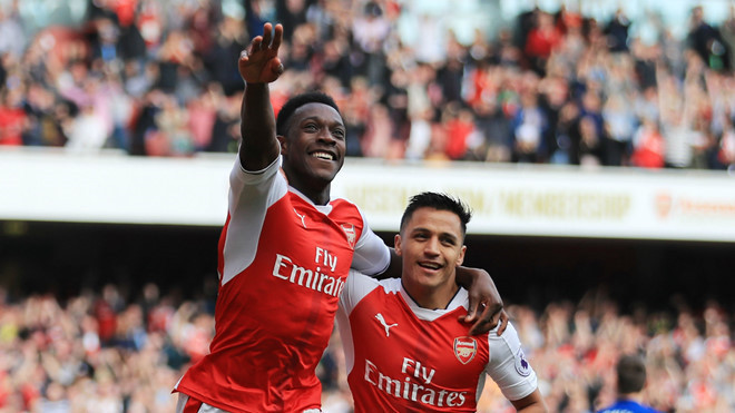 Everton hỏi mua Welbeck: Giới truyền thông Anh cho hay ban lãnh đạo Everton muốn chiêu mộ tiền đạo Danny Welbeck (ảnh, trái). Đội chủ sân Goodison Park sẵn sàng trả 30 triệu bảng cho Arsenal. Ảnh: Daily Express