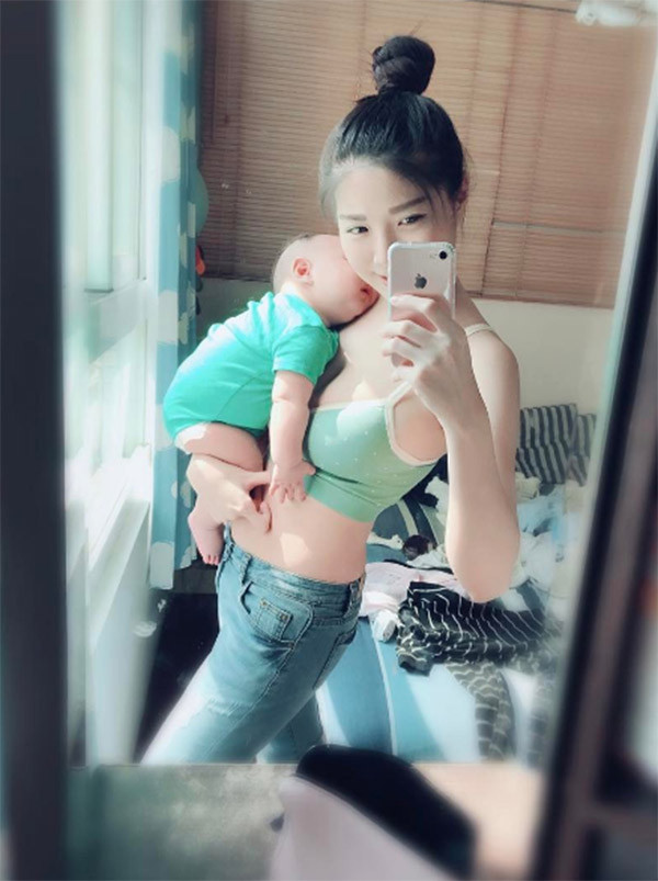 Được biết, Yu En đã lấy lại được vóc dáng như thời con gái nhanh chóng chỉ sau 3 tháng và gần như nên nhìn cô thực sự chẳng có dấu vết gì của việc sinh nở.