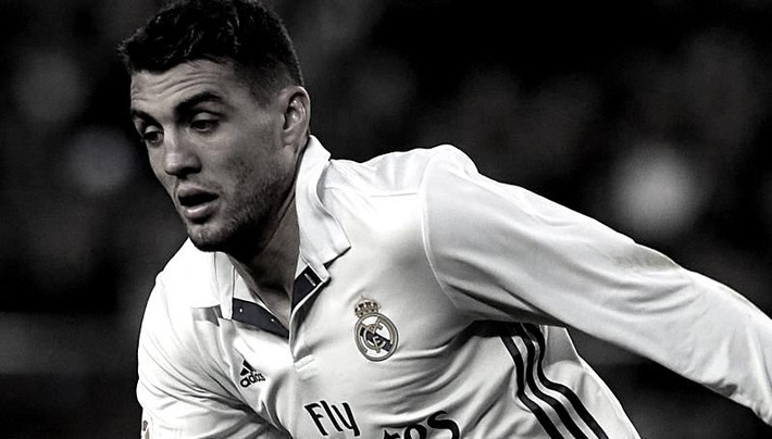Kovacic sắp tới Tottenham: Theo nguồn tin của trang Evening Standard, Real Madrid đã lắng nghe lời đề nghị của Tottenham và chấp nhận bán tiền vệ Kovacic giá 28 triệu euro. Vốn ít được trọng dụng, tương lai Kovacic nay còn mịt mờ hơn nhà ĐKVĐ Champions League vừa có được tài năng trẻ Dani Ceballos từ Real Betis. Ảnh: Evening Standard