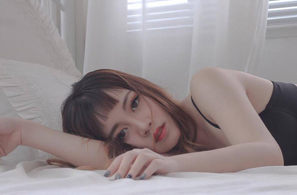 Để tránh ảnh hưởng đến chuyện riêng tư và đặc biệt là học hành, Vân Giang đã chọn cách tránh xa dư luận và hạn chế lên facebook trong thời gian qua.