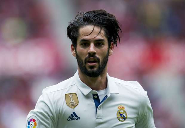Isco sắp gia hạn với Real Madrid: Tờ Marca mới đây đưa tin Real Madrid đang trong quá trình hoàn tất bản gia hạn hợp đồng có thời hạn đến năm 2022 với Isco Alarcon. Đây là gáo nước lạnh dội vào tham vọng chiêu mộ Isco của rất nhiều đội bóng lớn tại Châu Âu. Ảnh: AS