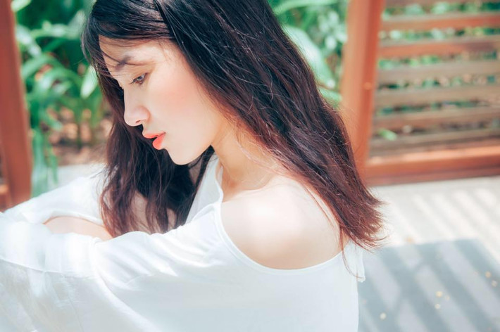 Giáo viên dạy Công nghệ mang đến cảm hứng cho học trò cũng như gây bão MXH được nhắc tới có tên Phạm Tiêu Ngọc (1996) là sinh viên năm cuối Đại Học Sư Phạm Hà Nội, hiện cô giáo tương lai này đang thực tập tại trường THPT Ngọc Hồi.