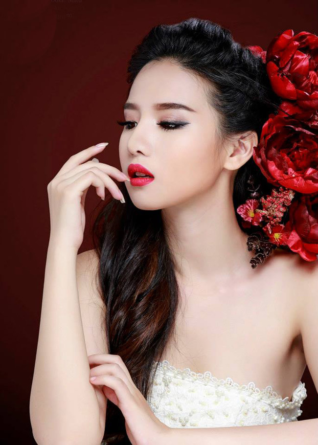 Theo nickname Hoang Ki An nhận xét về Minh Trúc rằng:"Dù sở hữu gương mặt thiên thần nhưng điều được chú ý nhiều hơn ở người đẹp Cần Thơ này lại là thân hình bốc lửa với các vòng đâu ra đấy". Bởi thế, cô không ngại thực hiện các bộ ảnh sexy, gợi cảm.