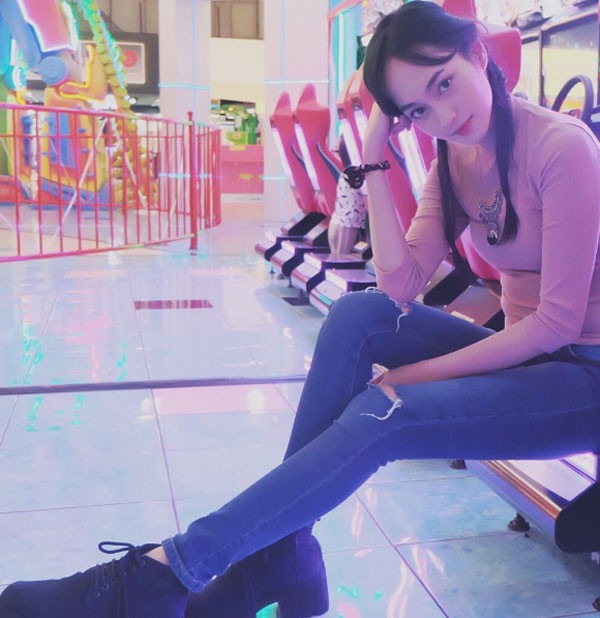Trang cá nhân của Indah hiện đã có hơn 200 ngàn lượt theo dõi với tương tác hàng chục ngàn lượt thích cho mỗi bức hình đăng tải.