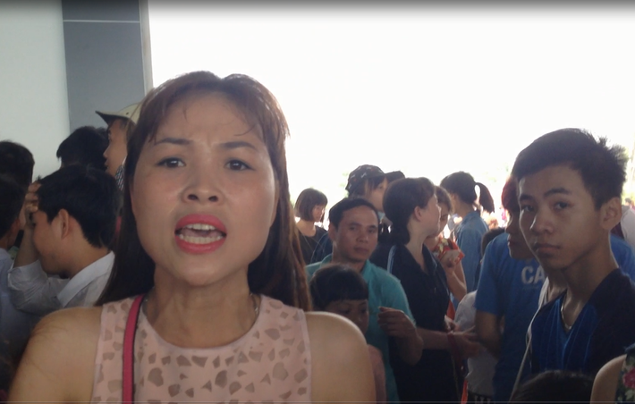 Bất bình trước sự thiếu chuyên nghiệp của đơn vị quản lý khu công viên nước tại Tuần Châu Hà Nội, đại diện cho khách du lịch chị H.T.H (38 tuổi đến từ Sơn Tây – Hà Nội) hiện là nhân viên tại một công ty xuất nhập khẩu nói: "Rõ ràng khâu quản lý có vấn đề từ cách sắp xếp vị trí đứng mua vé cho tới vị trí thoát khỏi quầy vé của khu du lịch này rất bất ổn".