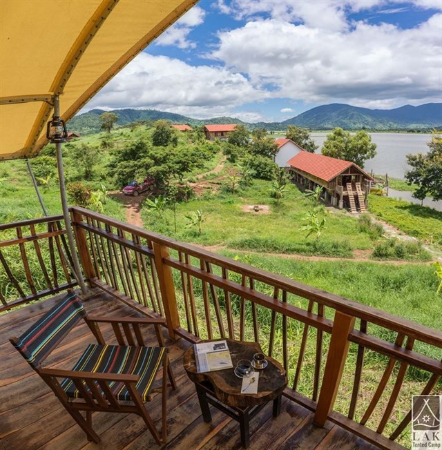 Lak Tented Camp là khu nghĩ dưỡng còn khá mới và thích hợp cho nghĩ dưỡng. Nó nằm cách thành phố Buôn Mê Thuột 50km về QL 27, thuộc thị trấn Liên Sơn, huyện Lăk, tỉnh Đăk Lăk.