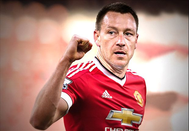 Man United chào đón Terry?: Theo thông tin chuyển nhượng bóng đá từ tờ The Sun cho biết, danh tính của John Terry bất ngờ xuất hiện trong kế hoạch chuyển nhượng của Manchester United. Mùa tới, Quỷ đỏ góp mặt tại Champions League và các ngôi sao của họ nhận định về việc cần có một trung vệ dày dạn kinh nghiệm ở hàng thủ. Ảnh: The Sun