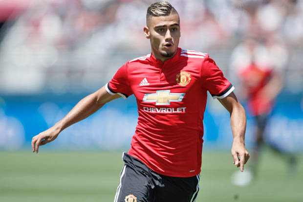 Andres Perreira sắp tái hợp Wayne Rooney: Theo thông tin chuyển nhượng cầu thủ từ BLĐ Everton, họ đang tìm cách thanh lý tiền vệ Ross Barkley, do vậy đội chủ sân Goodison Park cũng cần tìm người thay thế. Andreas Perreira, theo tờ Liverpool Echo, được phía đội bóng vùng Merseyside hỏi mượn. Tiền vệ 21 tuổi người Bỉ này thể hiện rất tốt trong tour du đấu, nhưng khó lòng cạnh tranh suất đá chính tại M.U. Ảnh: Liverpool Echo