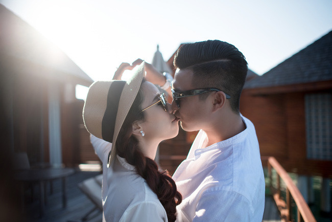 Mai hy vọng sau này dù xảy ra sóng gió lớn đến đâu thì cả hai cũng nắm chặt tay nhau để cùng vượt qua mọi chuyện.