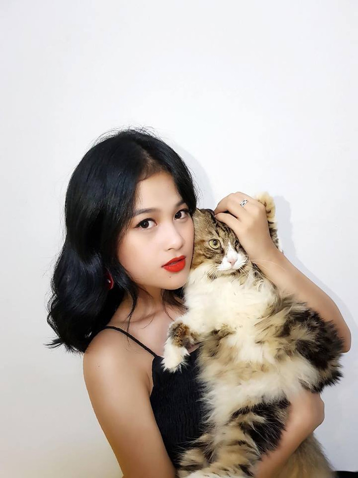 Bên cạnh đam mê với âm nhạc, Kiều Phạm còn chia sẻ rằng, cô nàng rất thích diễn xuất. 9x cũng từng tham gia các hoạt động như đóng phim hay tham giác MV của các ca sĩ.