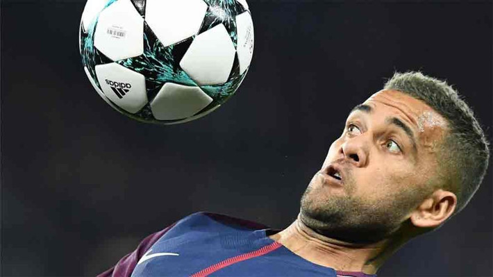 Lộ mức lương thực của Dani Alves: Theo tiết lộ thông tin chuyển nhượng bóng đá từ tờ Le Parisien, Alves nhận mức lương 700.000 euro/tháng, tương đương 8,4 triệu euro/năm.