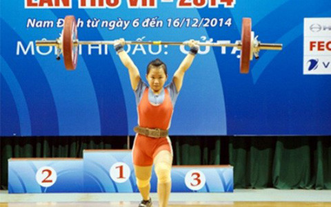 Ban đầu, nước chủ nhà SEA Games 29 vốn không định tổ chức tất cả các nội dung thuộc bộ môn cử tạ, bất chấp việc đây là một môn thi đấu trực thuộc các môn Olympic. Cùng với bóng đá nữ, vật, judo hay thậm chí là cả… điền kinh, cử tạ bị người Malaysia gạch trên trong danh sách sơ bộ hồi đầu năm 2016.