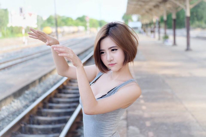 Thực chất những hình ảnh chụp trong chợ bán thịt gây sốt vừa qua nằm trong một bộ ảnh chụp theo concept được định sẵn của Kanokporn cùng ekip. Nghề nghiệp thực sự của Kanokporn không phải là bán thịt lợn mà là người mẫu ảnh.