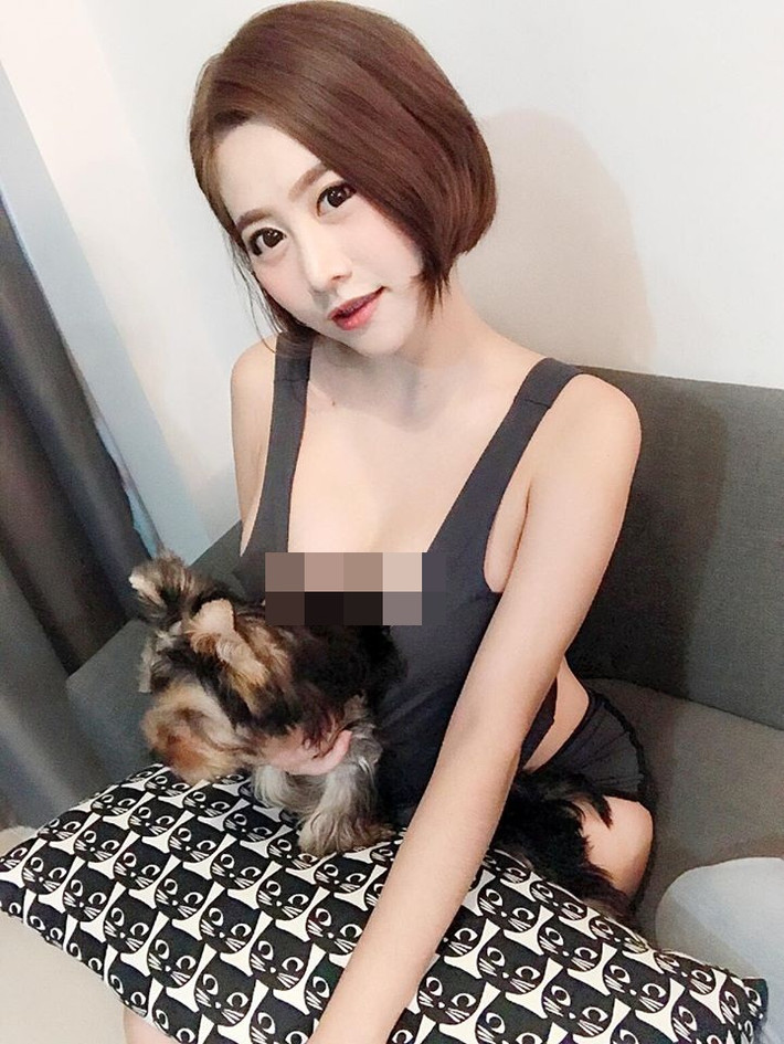 Đặc biệt, Kanokporn sở hữu vòng 1 đẫy đà với số đo lý tưởng và đây được cho là lợi thế của cô nàng 9X này mà không phải cô gái nào cũng có.