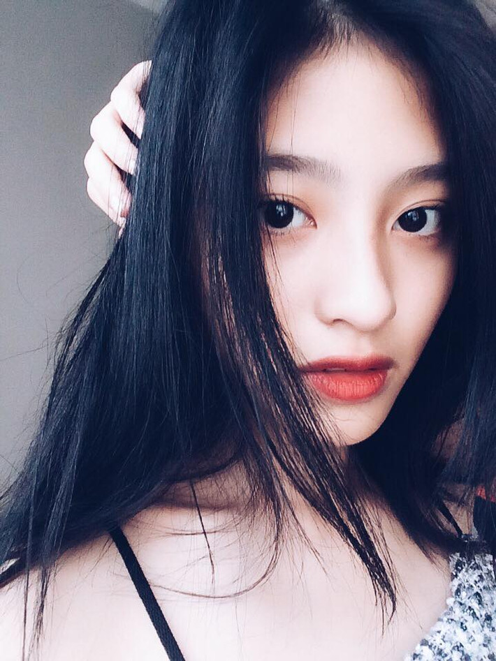 Việc xa gia đình "nam tiến" đôi lúc khiến Minh Ngọc cảm thấy tủi thân nhưng động lực giúp cô bạn này vượt qua tất cả đó là máu nghề nghiệp và sự cống hiến không biết mệt mỏi cho nghệ thuật.