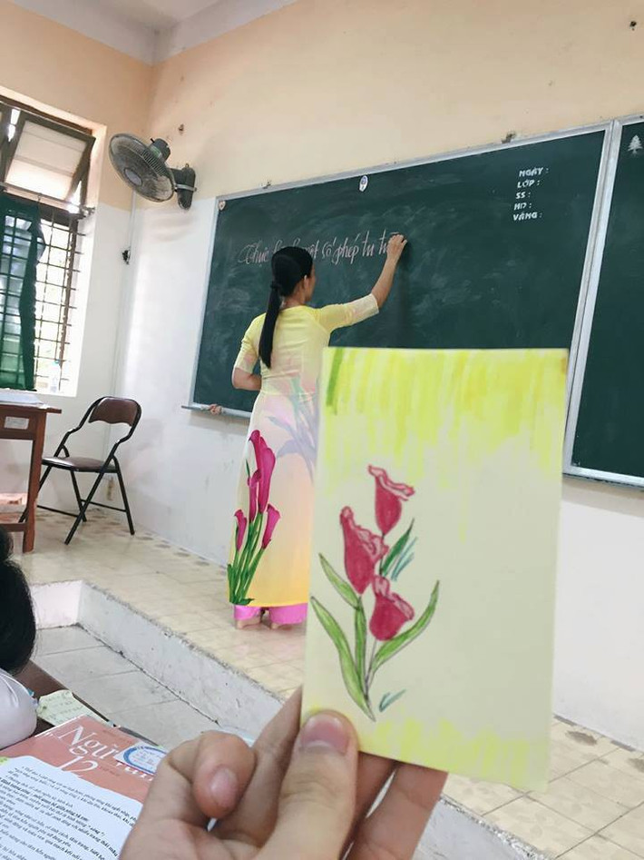 Sau ít giờ đăng tải, bộ ảnh mix đồ vật theo chủ đồ trang phục của giáo viên nhận được sự thích thú đặc biệt của dân mạng và đã có hơn 5000 lượt thích và chia sẻ.