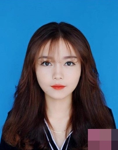 Mới đây, bức ảnh thẻ của một cô nàng cực xinh đẹp được một chàng trai vô tình đăng tải lên mạng xã hội đã khiến dân mạng một lần nữa phải dậy sóng và nhanh chóng tìm kiếm danh tính. Ảnh trong bài: Facebook nhân vật.