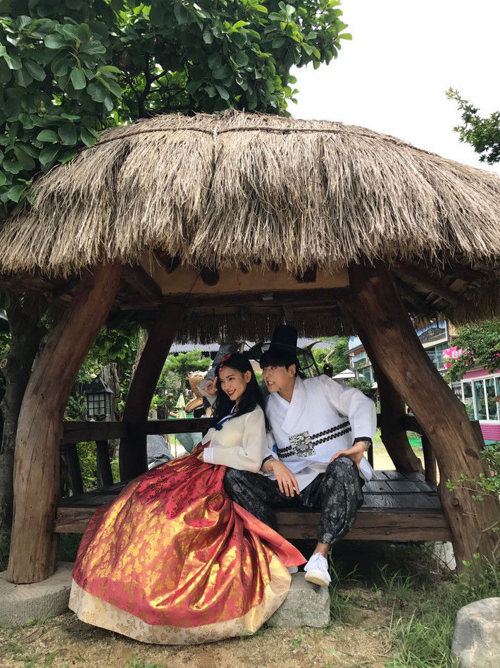 Theo như thông tin được cung cấp, cô nàng Châu Bùi của chúng ta đã có mặt ở xứ sở kim chi hơn 10 ngày và tất bật ghi hình chương trình thực tế để quảng bá hình ảnh dụ lịch cho tỉnh Kyeongsangbuk-do