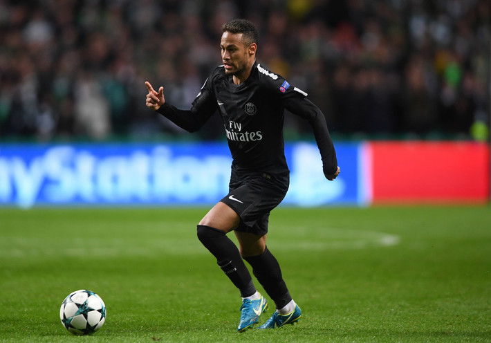 Barca biết Neymar sẽ ra đi ngay từ tháng 5: Kể từ cuối tháng 5, giám đốc điều hành của Barcelona và một phần ban giám đốc (gồm Chủ tịch Bartomeu và Phó chủ tịch thể thao Jordi Mestre) biết rằng đang có một nguy cơ nghiêm trọng là Neymar sẽ ra đi. Theo Đài phát thanh Catalunya, khi Mestre bảo đảm rằng “Neymar sẽ ở lại 200%”, Barca đã biết rằng tiền đạo người Brazil là mục tiêu thực sự của PSG, đội cuối cùng đã thực hiện được thương vụ này. Ảnh: Catalunya