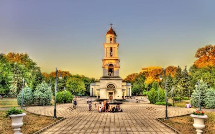 Moldova – châu Âu (94.000): Moldova đón chưa tới 100.000 lượt khách trong năm 2015. Nằm giữa Romania và Ukraine, thủ đô Chişinău có những pháo đài thời trung cổ, pháo đài La Mã và Orheuil Vechi.