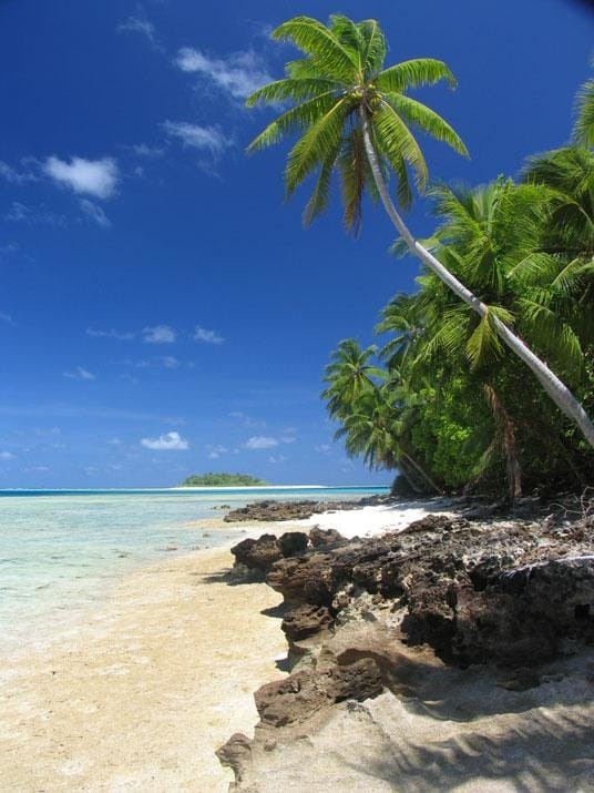 Tuvalu – châu Đại Dương (1.000): Quốc gia ở Nam Thái Bình Dương này là nơi được ghé thăm ít nhất thế giới, không có lực lượng vũ trang, nguy cơ khủng bố rất thấp, rất ít tội phạm, không có đảng chính trị mà hoàn toàn phụ thuộc vào cá nhân, gia đình và lòng trung thành.