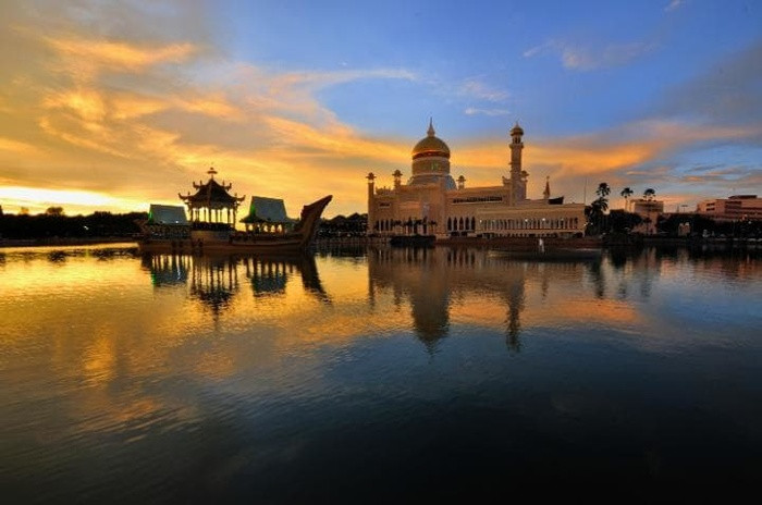 Brunei – châu Á (218.000): Đất nước nhỏ bé nằm trên đảo Borneo này là nhà của những khu rừng mưa tươi tốt, bao gồm cả vườn quốc gia Ulu Temburong, nơi nổi tiếng với những chiếc thuyền dài và khỉ vòi. 