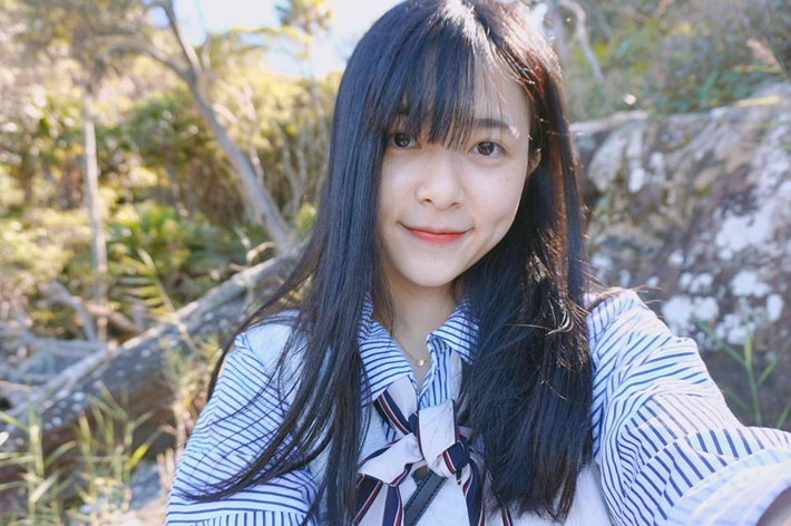 Theo chia sẻ của Tú Anh, do đã du học được gần 3 năm và không hay cập nhật nhiều về cuộc sống cá nhân nên cô cảm thấy khá bất ngờ khi những hình ảnh của mình được cộng đồng mạng trong nước chú ý tới và chia sẻ rất nhiều.