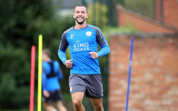 Danny Drinkwater gửi yêu cầu chuyển nhượng: Tiền vệ Danny Drinkwater đã nộp yêu cầu chuyển nhượng lên BLĐ Leicester City để có thể chuyển tới Chelsea trong kỳ chuyển nhượng mùa Hè 2017. Nhiều khả năng, hai bên sẽ đi tới thống nhất ở mức phí 28 triệu bảng trong thương vụ này. Ảnh: Mirror