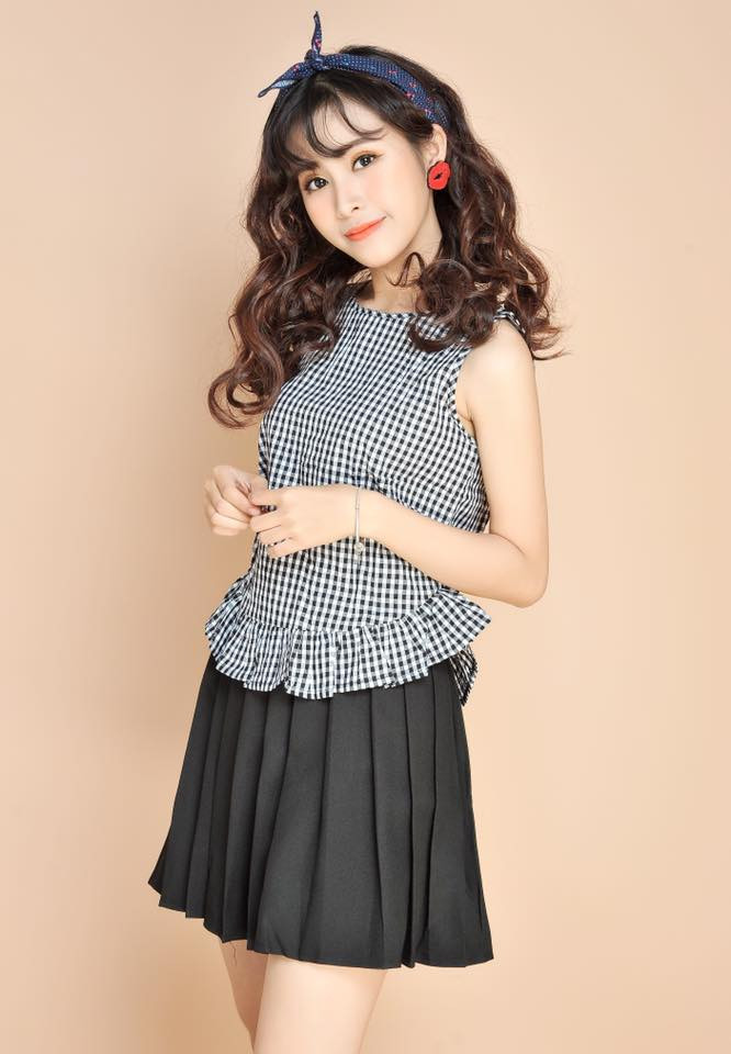 Theo chia sẻ của chính Phương Dung thì nghề người mẫu ảnh đến với cô nàng khá tình cờ khi cô được bạn bè rủ đi chụp ảnh chung và vô tình lọt vào tầm ngắm của các nhiếp ảnh gia có tiếng tại Sài thành.