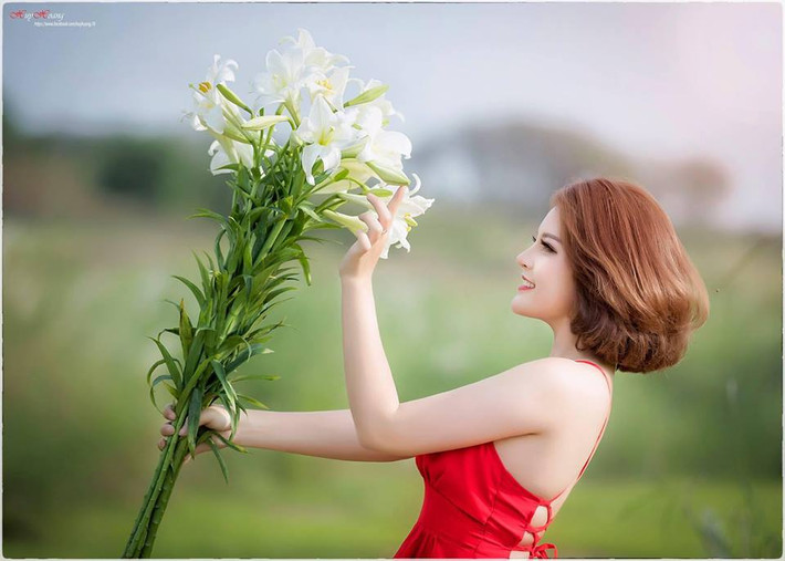 "Bên cạnh đó, trăn theo bản năng thường có xu hướng bò vào chỗ tối nên nhiều khi xổng chuồng tìm khó và lo người ngoài thấy hoảng sợ. Vậy nên khi nuôi các bé các bạn cần phải rất cẩn thận". Trà My chia sẻ.