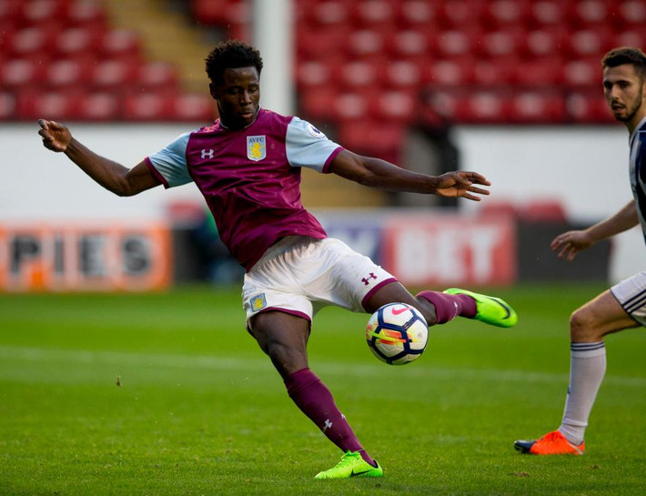 M.U đề nghị cho “Dwight Yorke mới”: M.U đang theo đuổi tài năng trẻ Keinan Davis nhưng đề nghị đầu tiên trị giá 5 triệu bảng đã bị Aston Villa từ chối. Ảnh: Mirror