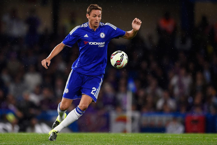 Chelsea hi sinh công thần để mua sao Juve: Theo báo giới Italia, CLB Chelsea đang cố gắng thuyết phục Juventus nhả trung vệ Leonardo Bonucci khi đưa ra lời đề nghị 48 triệu bảng kèm theo tiền vệ Nemanja Matic. Đây là động thái khá bất ngờ bởi Matic có vai trò quan trọng trong đội hình của HLV Conte. Cầu thủ người Serbia cũng là trụ cột của Chelsea kể từ khi cập bến Stamford Bridge. Ảnh Goal.