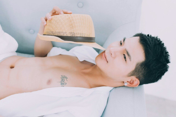 Sắp tới Minh Quang vẫn tham gia đóng phim và làm người mẫu ảnh song song đó anh tiếp tục học ở sân khấu kịch và tham gia vào các cuộc thi truyền hình thực tế.