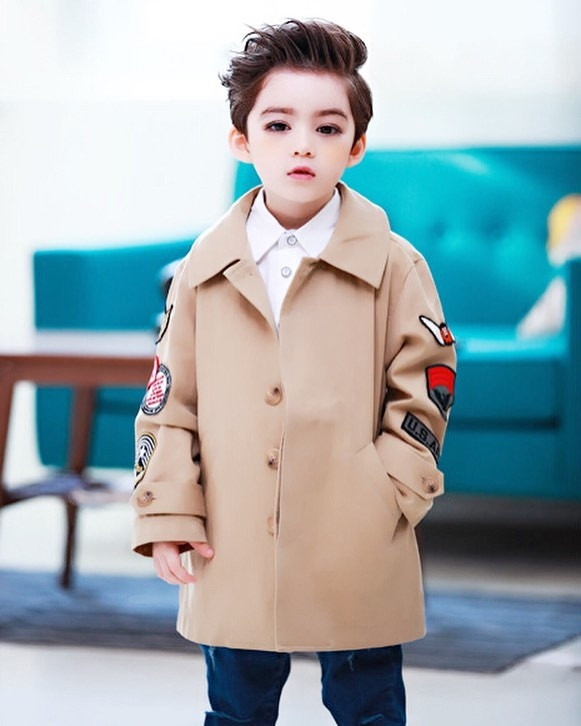 Vì tiếp xúc với ống kính từ khi còn nhỏ nên Cooper sở hữu thần thái và phong cách tạo dáng vô cùng chuyên nghiệp.