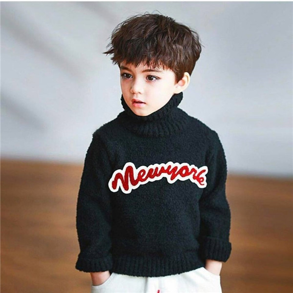 Bé Cooper được mọi người biết tới từ khi còn khá nhỏ, mới 1 tháng tuổi cậu nhóc thiên thần này được mời tham gia chụp hình cho tạp chí và sở hữu một một fanpage với lượng người theo dõi đông đảo.