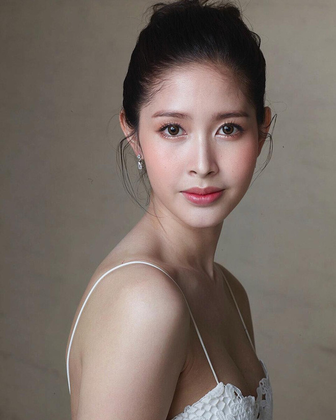 Tuy nhiên, người tính không bằng trời tính, cô nàng chuyển giới mang phong thái nữ thần này đã dừng chân tại vòng loại và không có danh vị. Đây thực sự là điều đáng tiếc với Kwan Lada.