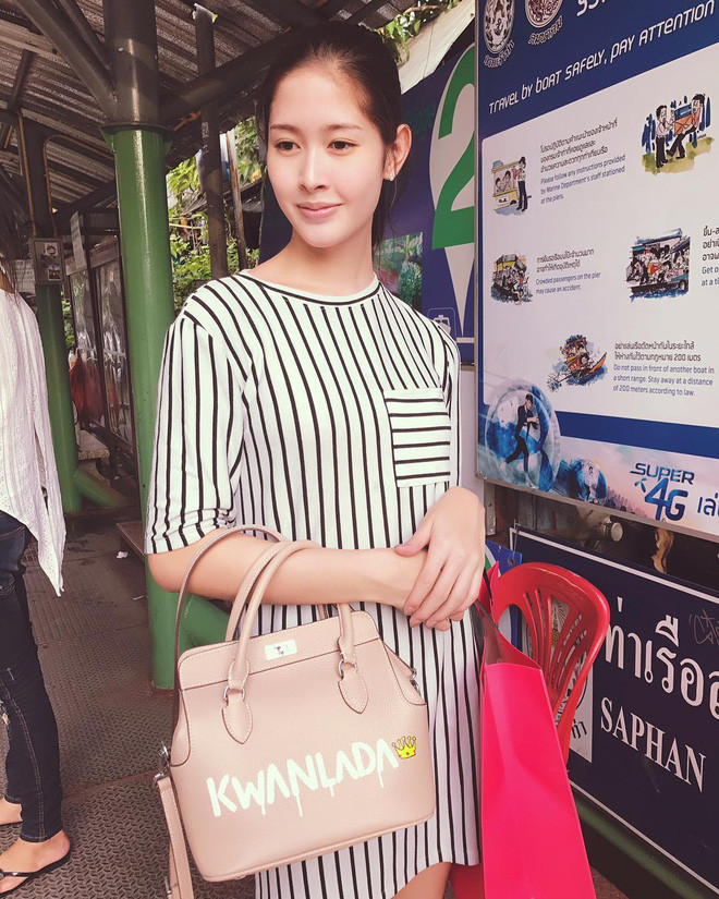 Trên trang cá nhân của mình, Kwan Lada cũng từng khoe rất nhiều tấm hình khi chưa “biến hình” thành nữ thần xinh đẹp nhưng vẫn được rất nhiều người yêu thích.