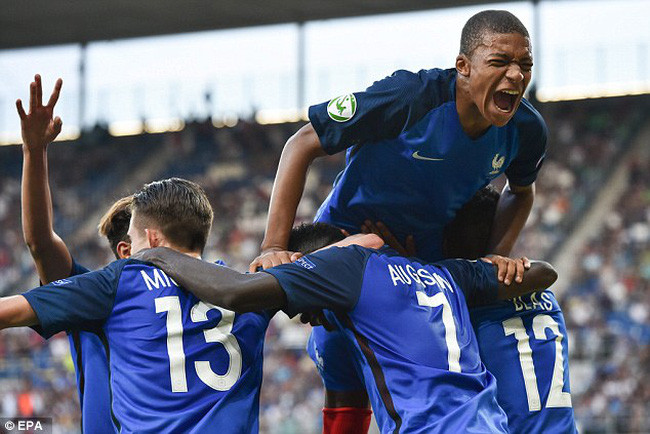 Tại U20 World Cup tới U20 Pháp được xem là đối thủ nặng kí nhất mà U20 Việt Nam phải đụng độ khi hai đội bóng này nằm cùng bảng đấu với nhau và hãy điểm mặt qua những hảo thủ trẻ của The Blues sẽ góp mặt tại giải đấu danh giá dành cho lứa tuổi 20 này. Ảnh: EPA