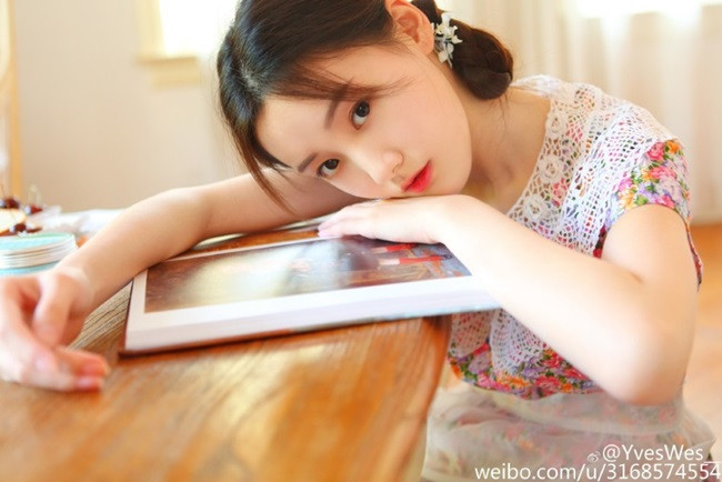 Với những nét đẹp của mình, Vũ Vi được cư dân mạng phát hiện có nhiều điểm tương đồng với nữ minh tinh Trịnh Sảng từ vóc dáng cho tới khuôn mặt. Chính vì vậy cô được gọi là Trịnh Sảng “phiên bản 2.0”.